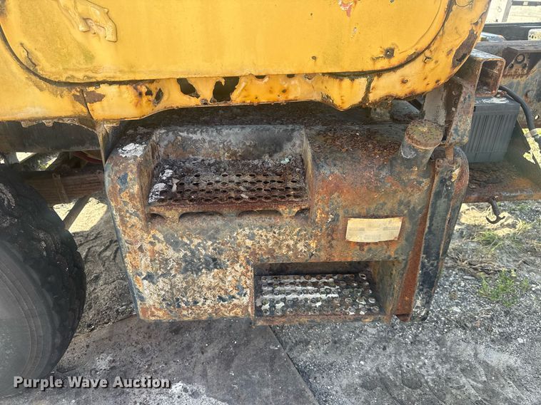 image for item EC3476 1969 Mack DM-600 truck cab and chassis