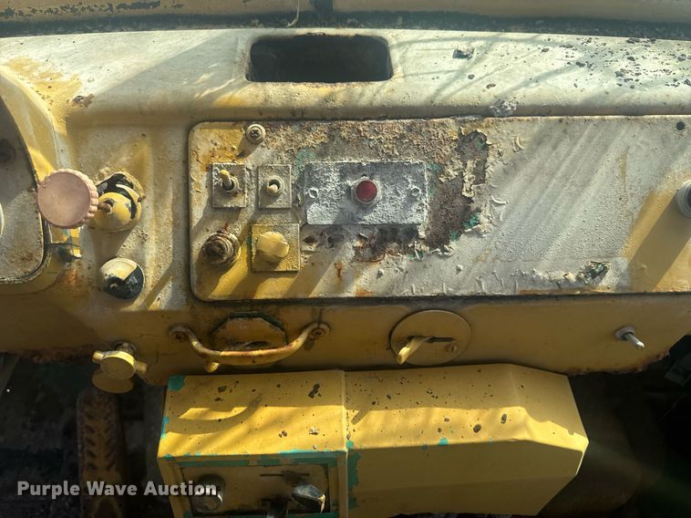 image for item EC3476 1969 Mack DM-600 truck cab and chassis