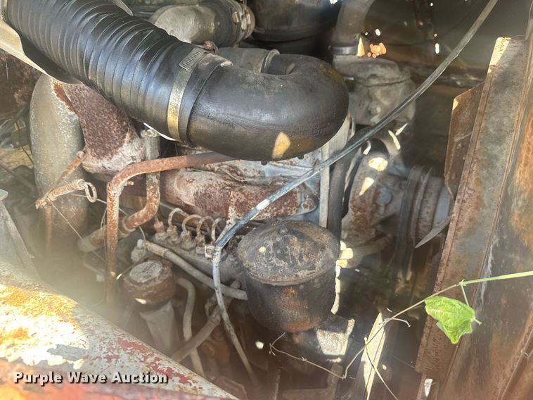 image for item EC3476 1969 Mack DM-600 truck cab and chassis