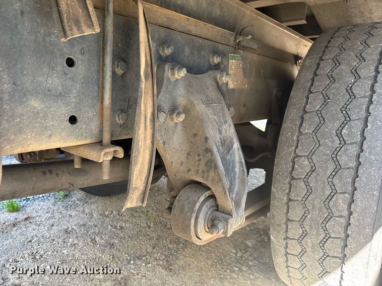 image for item EC3500 2009 Freightliner Business Class M2 106 box truck