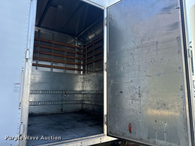 image for item EC3500 2009 Freightliner Business Class M2 106 box truck