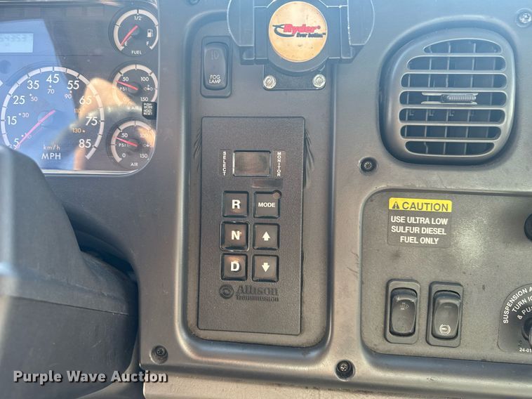 image for item EC3500 2009 Freightliner Business Class M2 106 box truck