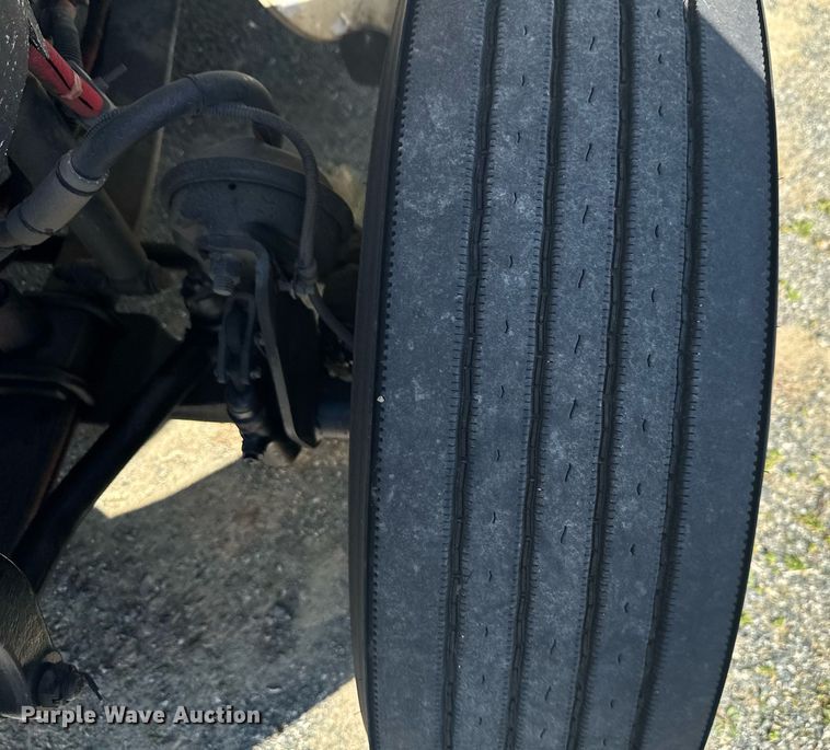 image for item EC3500 2009 Freightliner Business Class M2 106 box truck