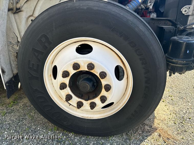 image for item EC3500 2009 Freightliner Business Class M2 106 box truck