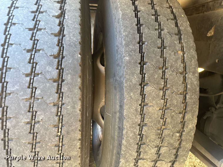 image for item EC3500 2009 Freightliner Business Class M2 106 box truck