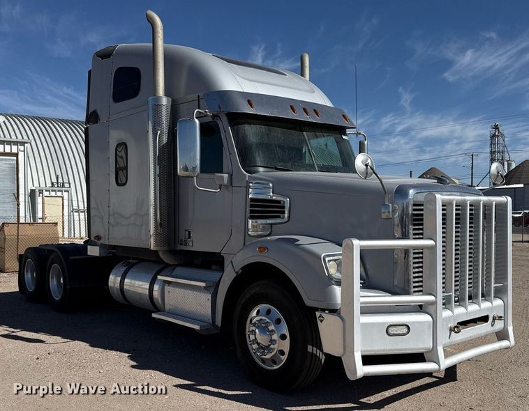 image for item ED5512 2017 Freightliner 122SD semi truck