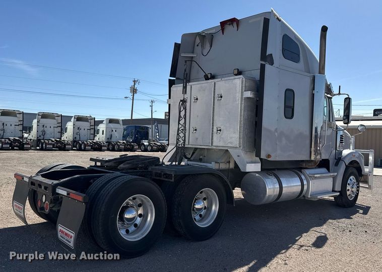 image for item ED5512 2017 Freightliner 122SD semi truck