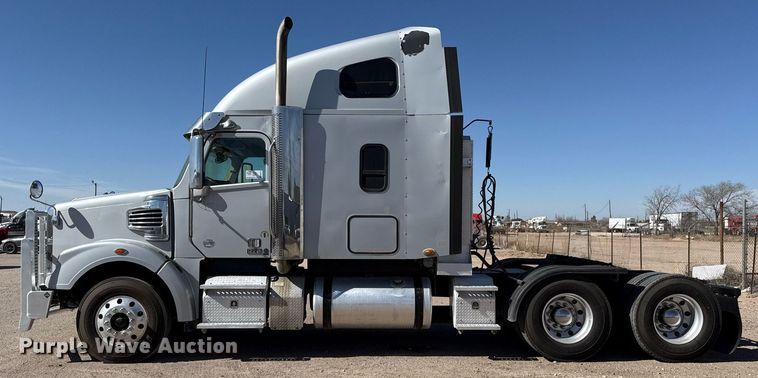 image for item ED5512 2017 Freightliner 122SD semi truck