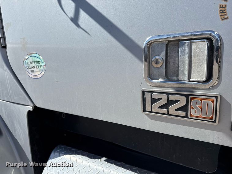 image for item ED5512 2017 Freightliner 122SD semi truck