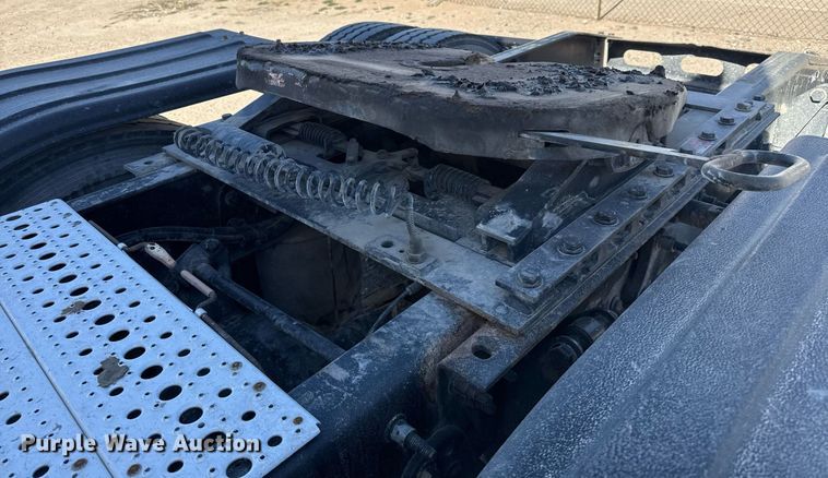 image for item ED5512 2017 Freightliner 122SD semi truck