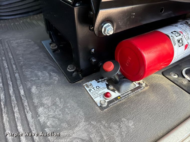 image for item ED5512 2017 Freightliner 122SD semi truck