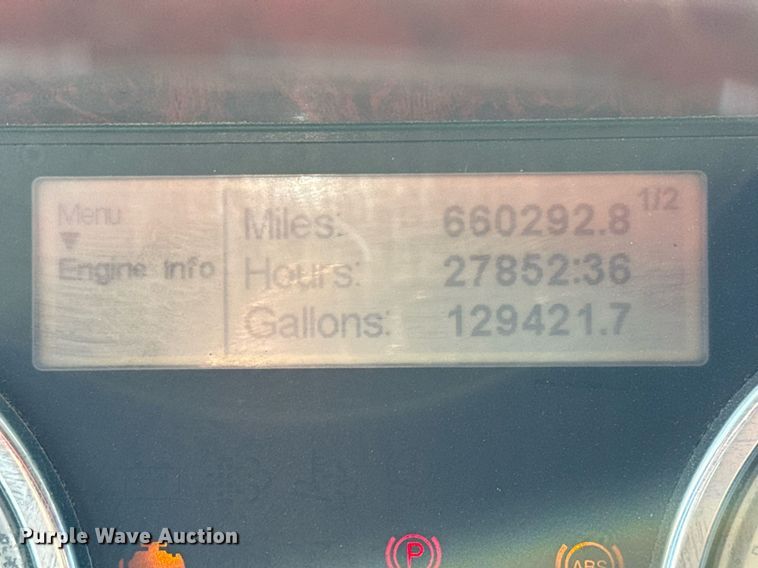 image for item ED5512 2017 Freightliner 122SD semi truck