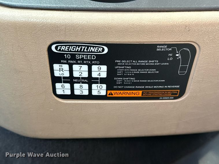 image for item ED5512 2017 Freightliner 122SD semi truck