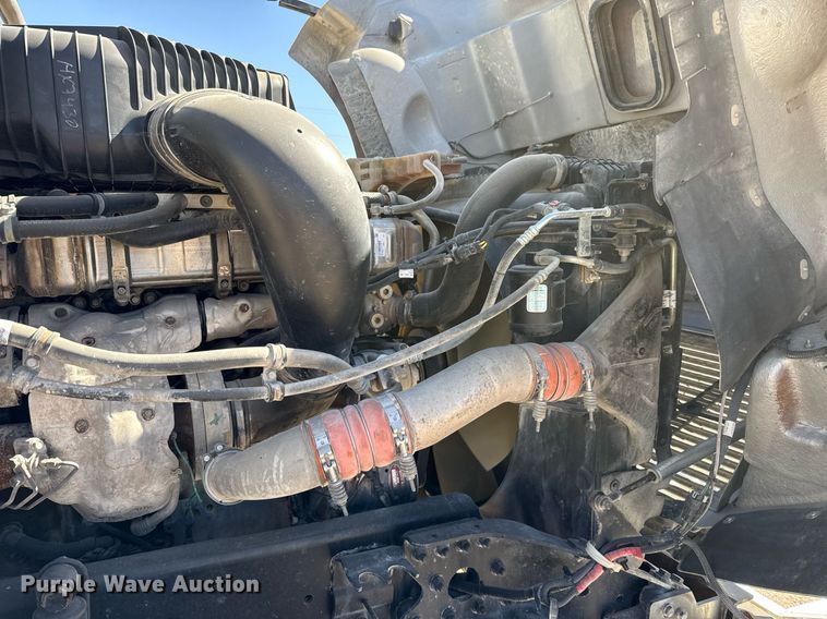 image for item ED5512 2017 Freightliner 122SD semi truck