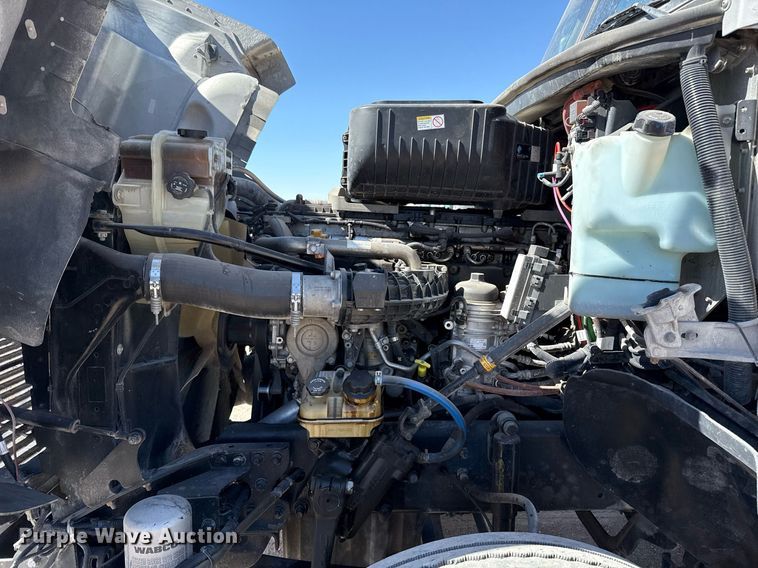 image for item ED5512 2017 Freightliner 122SD semi truck