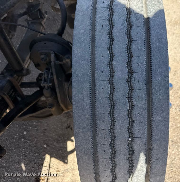 image for item ED5512 2017 Freightliner 122SD semi truck