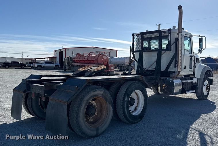 image for item ED5515 2014 Mack GU713 semi truck