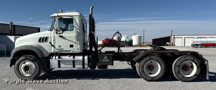 image for item ED5515 2014 Mack GU713 semi truck