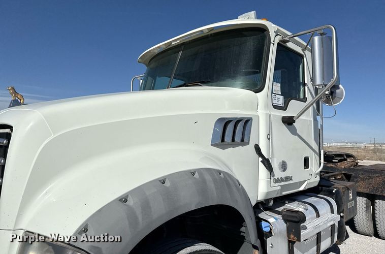 image for item ED5515 2014 Mack GU713 semi truck