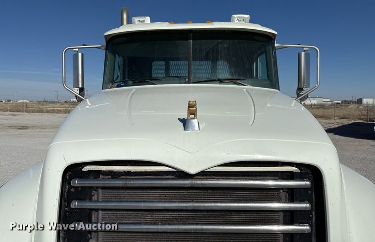image for item ED5515 2014 Mack GU713 semi truck