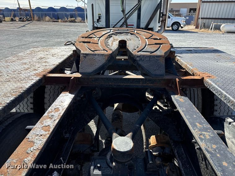 image for item ED5515 2014 Mack GU713 semi truck