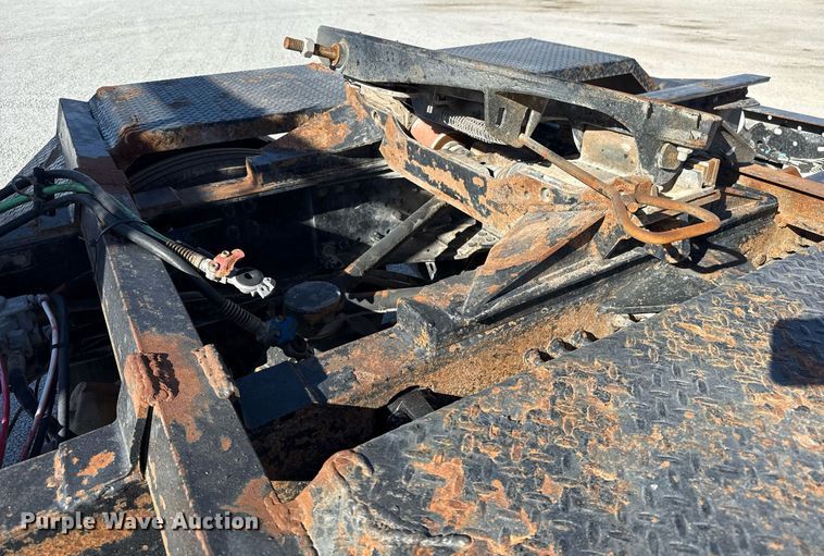 image for item ED5515 2014 Mack GU713 semi truck