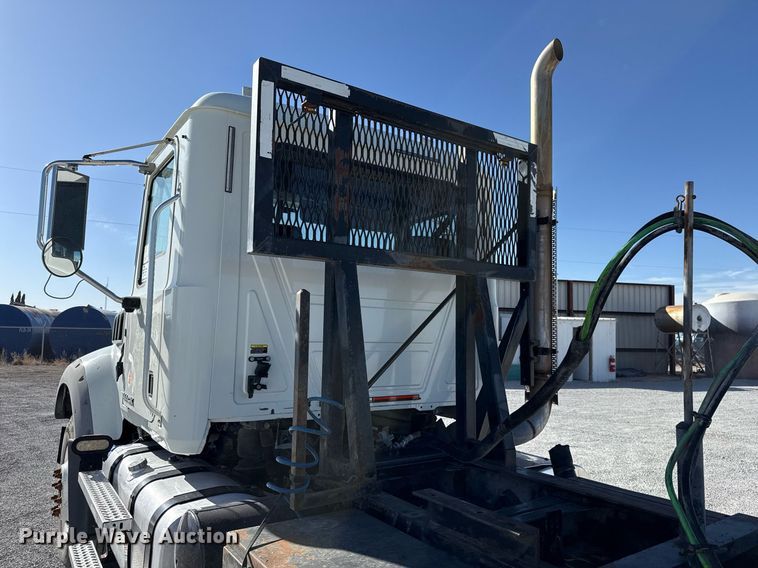 image for item ED5515 2014 Mack GU713 semi truck