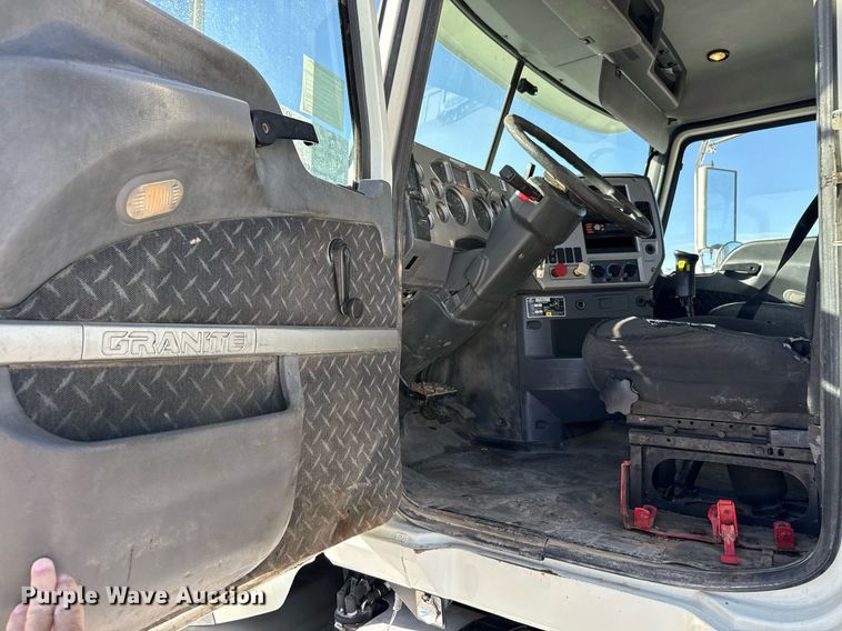 image for item ED5515 2014 Mack GU713 semi truck