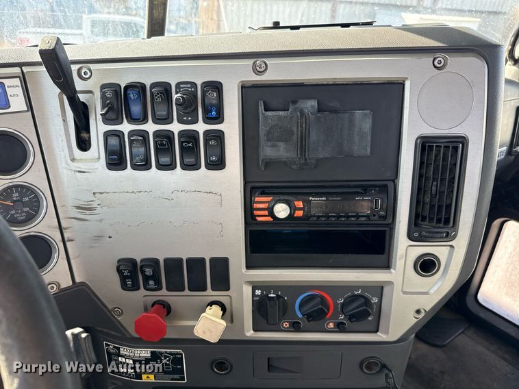 image for item ED5515 2014 Mack GU713 semi truck