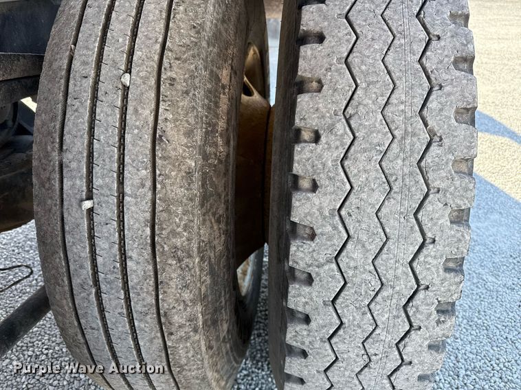 image for item ED5515 2014 Mack GU713 semi truck