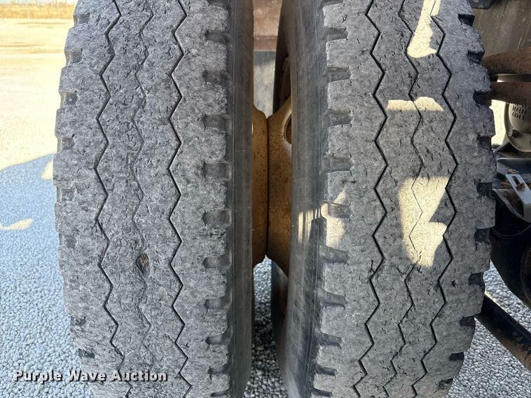 image for item ED5515 2014 Mack GU713 semi truck