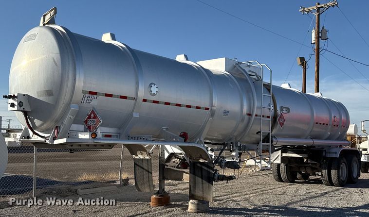 image for item ED5517 2010 Dragon tank trailer