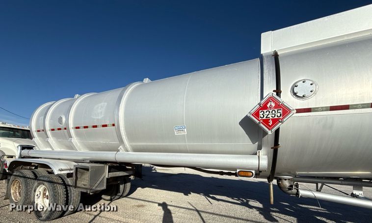 image for item ED5517 2010 Dragon tank trailer