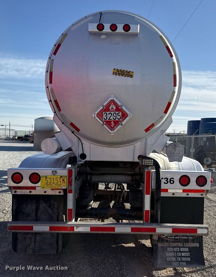 image for item ED5517 2010 Dragon tank trailer