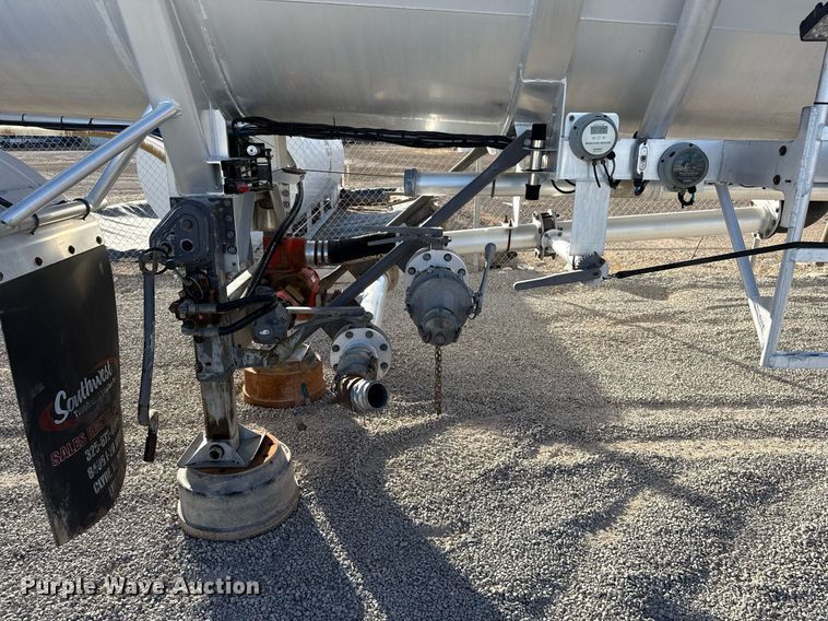 image for item ED5517 2010 Dragon tank trailer