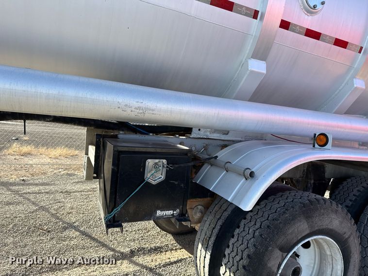 image for item ED5517 2010 Dragon tank trailer