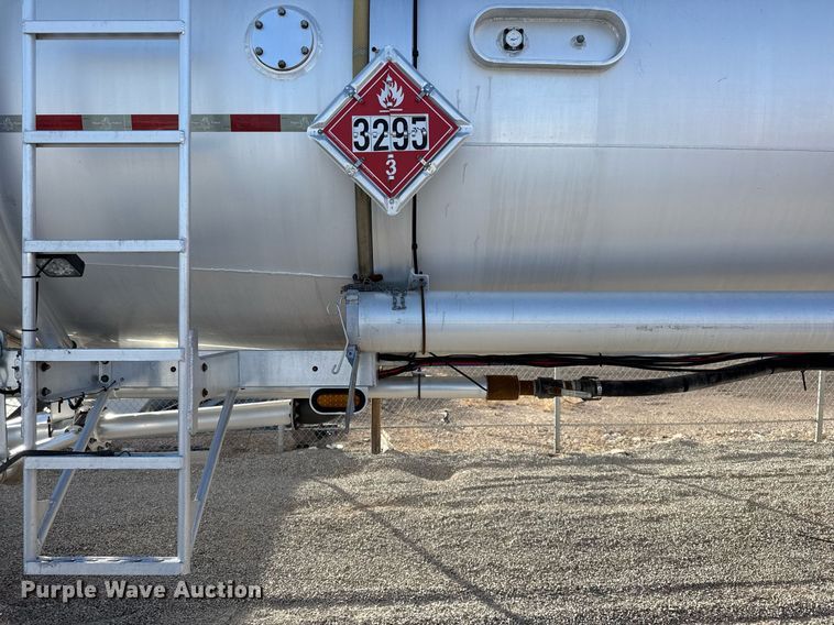 image for item ED5517 2010 Dragon tank trailer