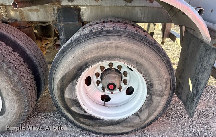 image for item ED5517 2010 Dragon tank trailer