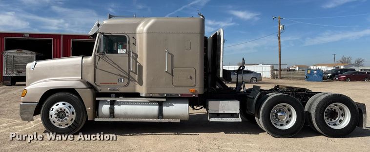 image for item EE0021 1997 Freightliner FLD120 semi truck