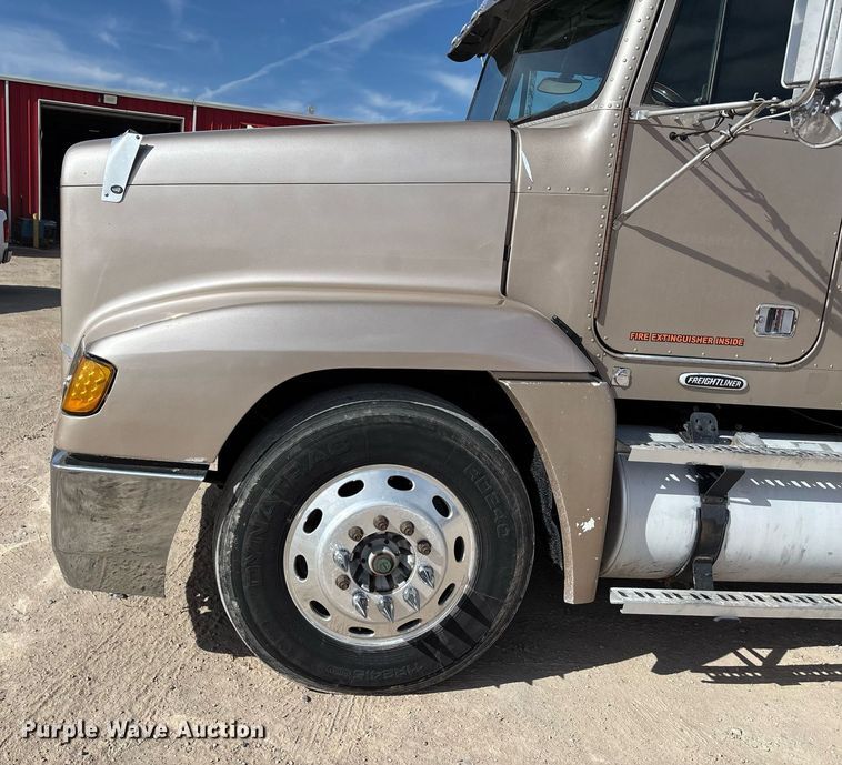 image for item EE0021 1997 Freightliner FLD120 semi truck