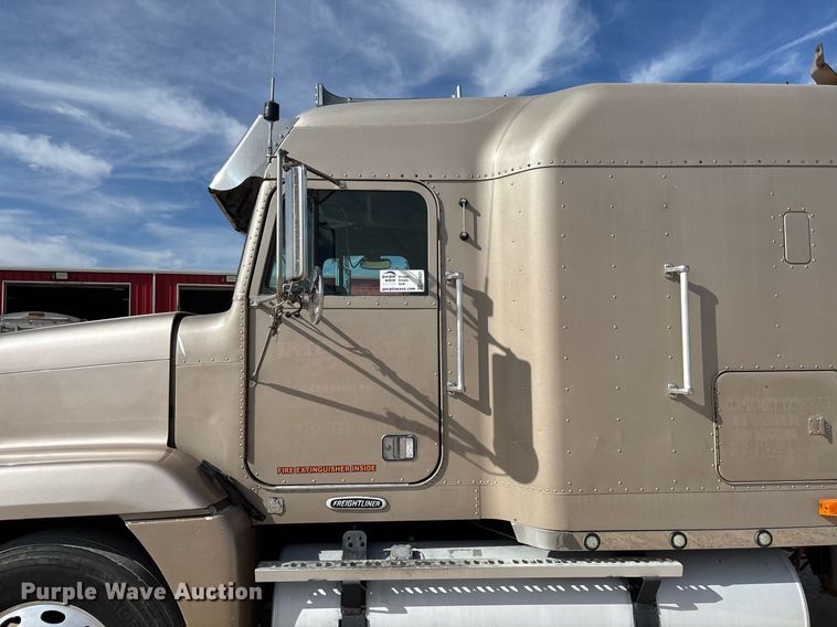 image for item EE0021 1997 Freightliner FLD120 semi truck