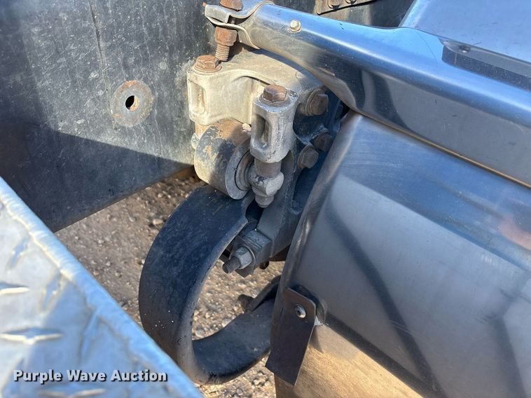 image for item EE0022 2005 Peterbilt 379 semi truck