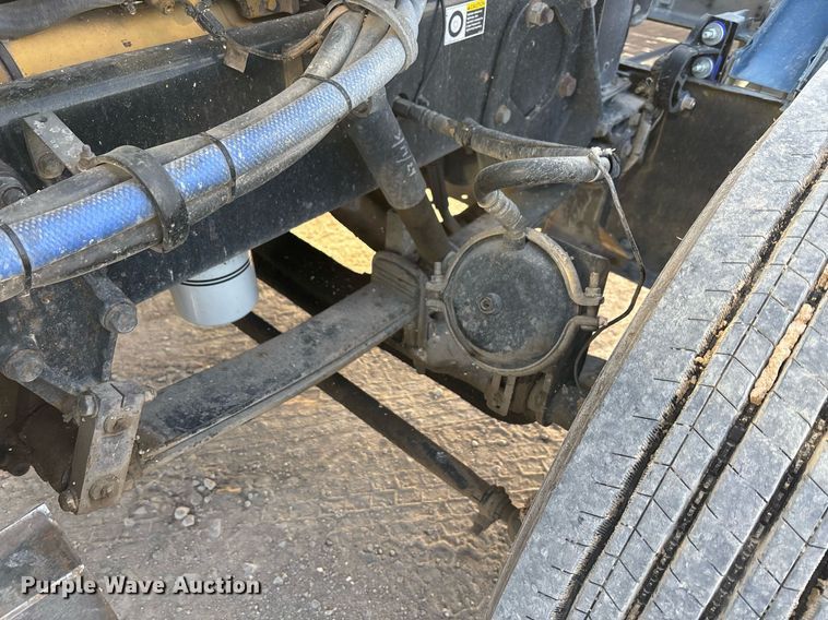 image for item EE0022 2005 Peterbilt 379 semi truck