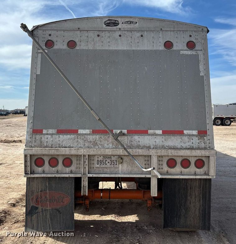 image for item EE0023 2019 Cornhusker 800 grain trailer
