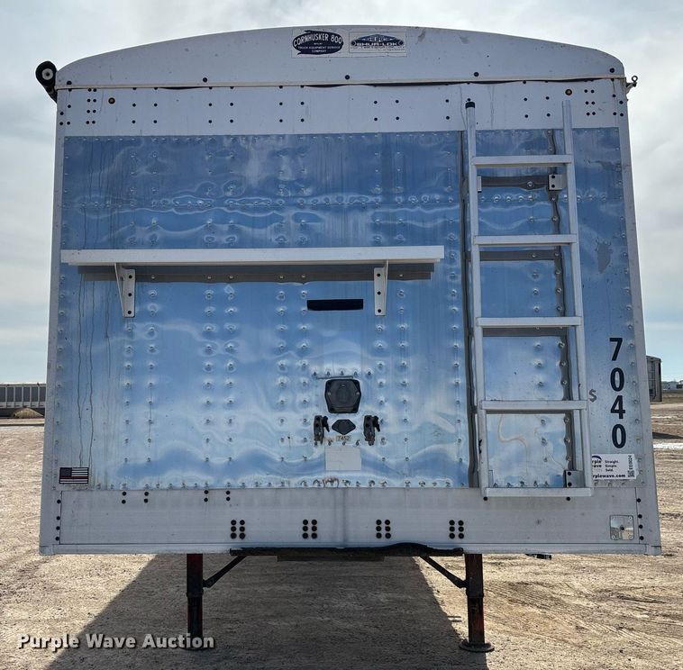 image for item EE0024 2013 Cornhusker 800 grain trailer