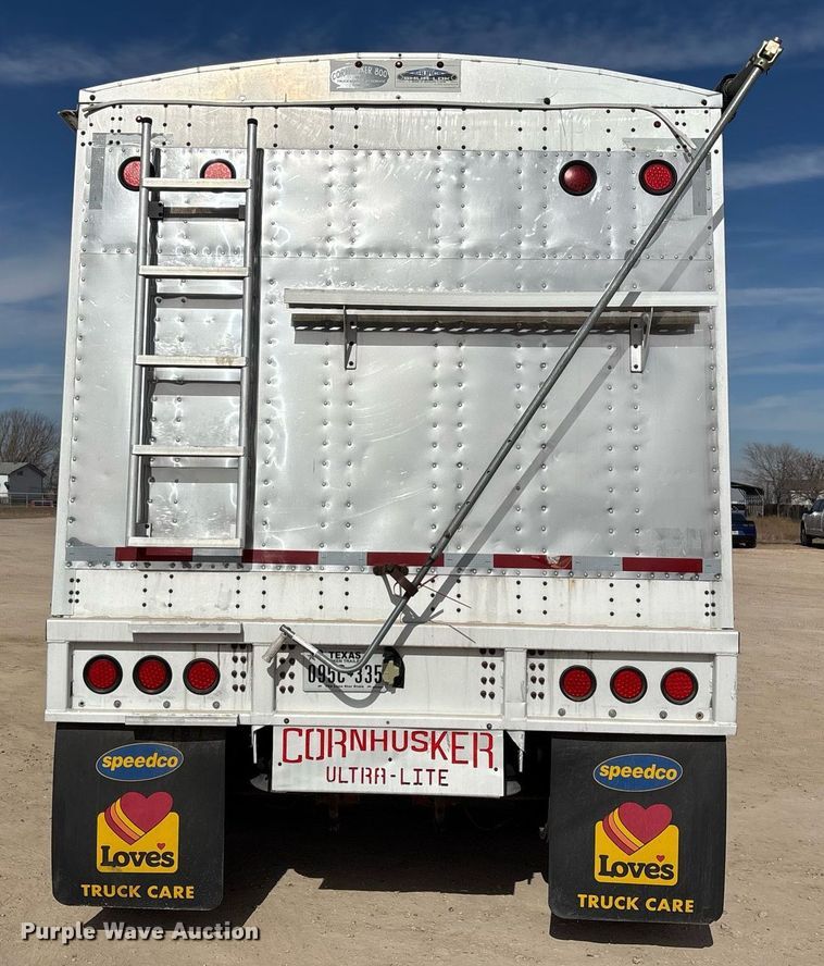 image for item EE0024 2013 Cornhusker 800 grain trailer