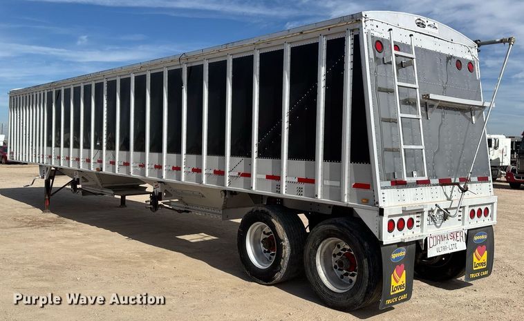 image for item EE0024 2013 Cornhusker 800 grain trailer