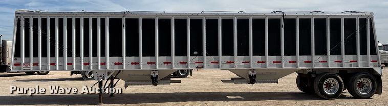 image for item EE0024 2013 Cornhusker 800 grain trailer