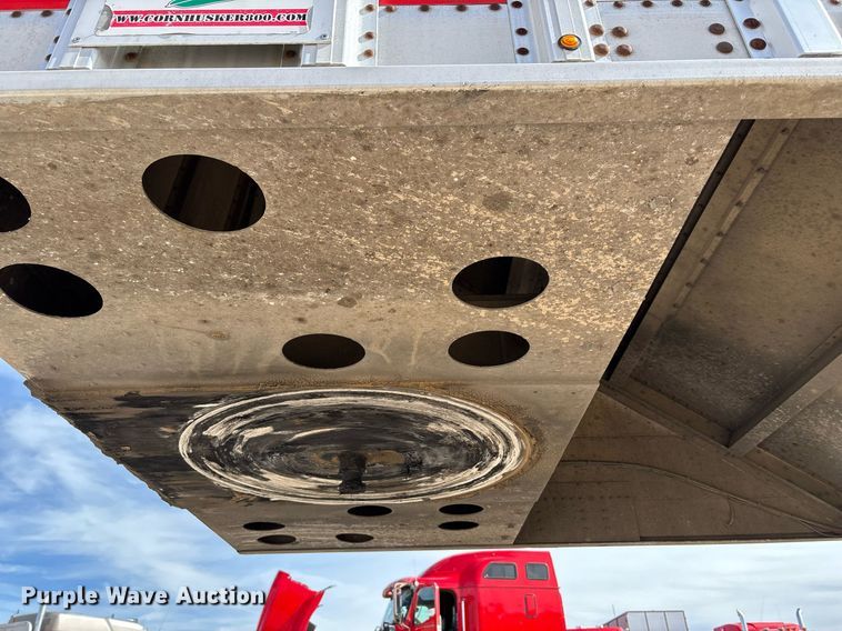 image for item EE0024 2013 Cornhusker 800 grain trailer