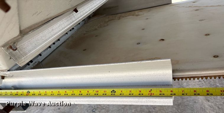 image for item EE0024 2013 Cornhusker 800 grain trailer